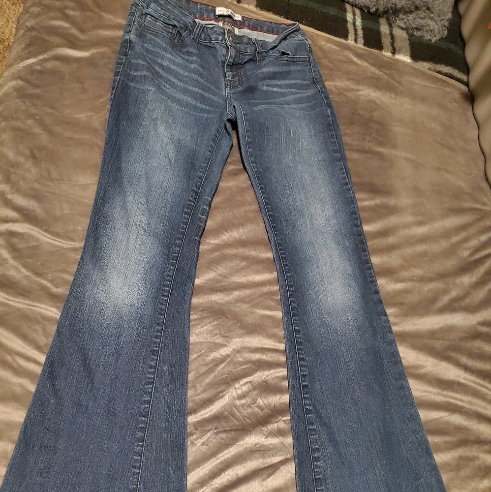 CELLO Women's Junior stretchy boot cut jeans